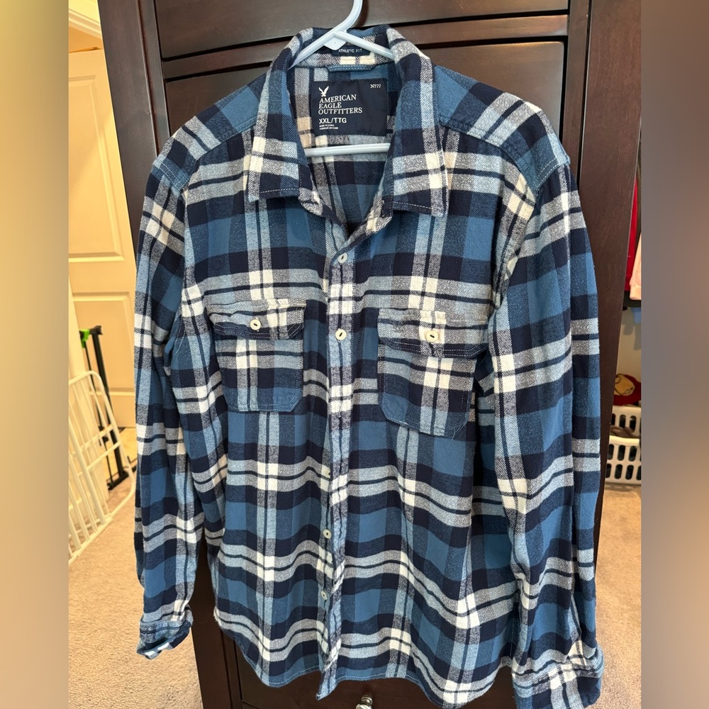 Men’s American Eagle flannel